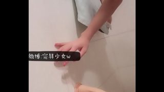 自己坐鸡巴上面（UU、动漫、萝莉、学生制服、网红萝莉、群交、3D、MMD等更多资源联系QQ2382345918，备注买片，非诚勿扰）