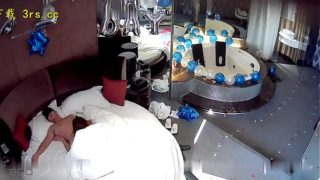 360偷拍情侣在酒店床上操逼完事抱住睡觉