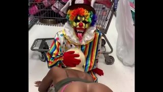 Clown gets dick sucked in party city