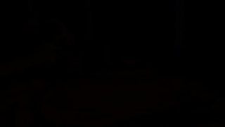 Она очень возбуждена от моего большого члена, и ее киска намокает, когда она его сосет