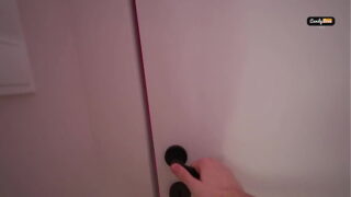 Me follo a hermosa chica de cuerpo perfecto la mejor amiga de mi hermana